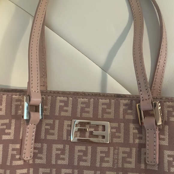 Fendi tote - Picture 2 of 13